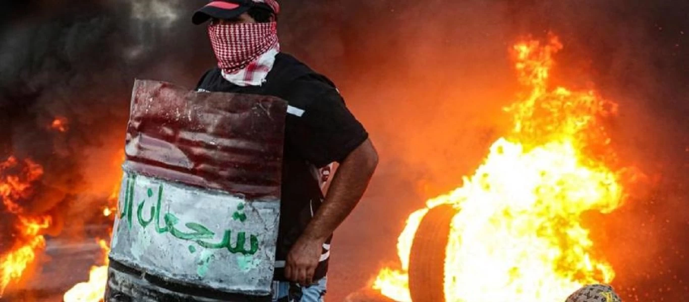 Ιράκ: Διαδηλωτές έβαλαν φωτιά στο γραφείο του κοινοβουλίου - Πραγματικά πυρά από τις δυνάμεις ασφαλείας